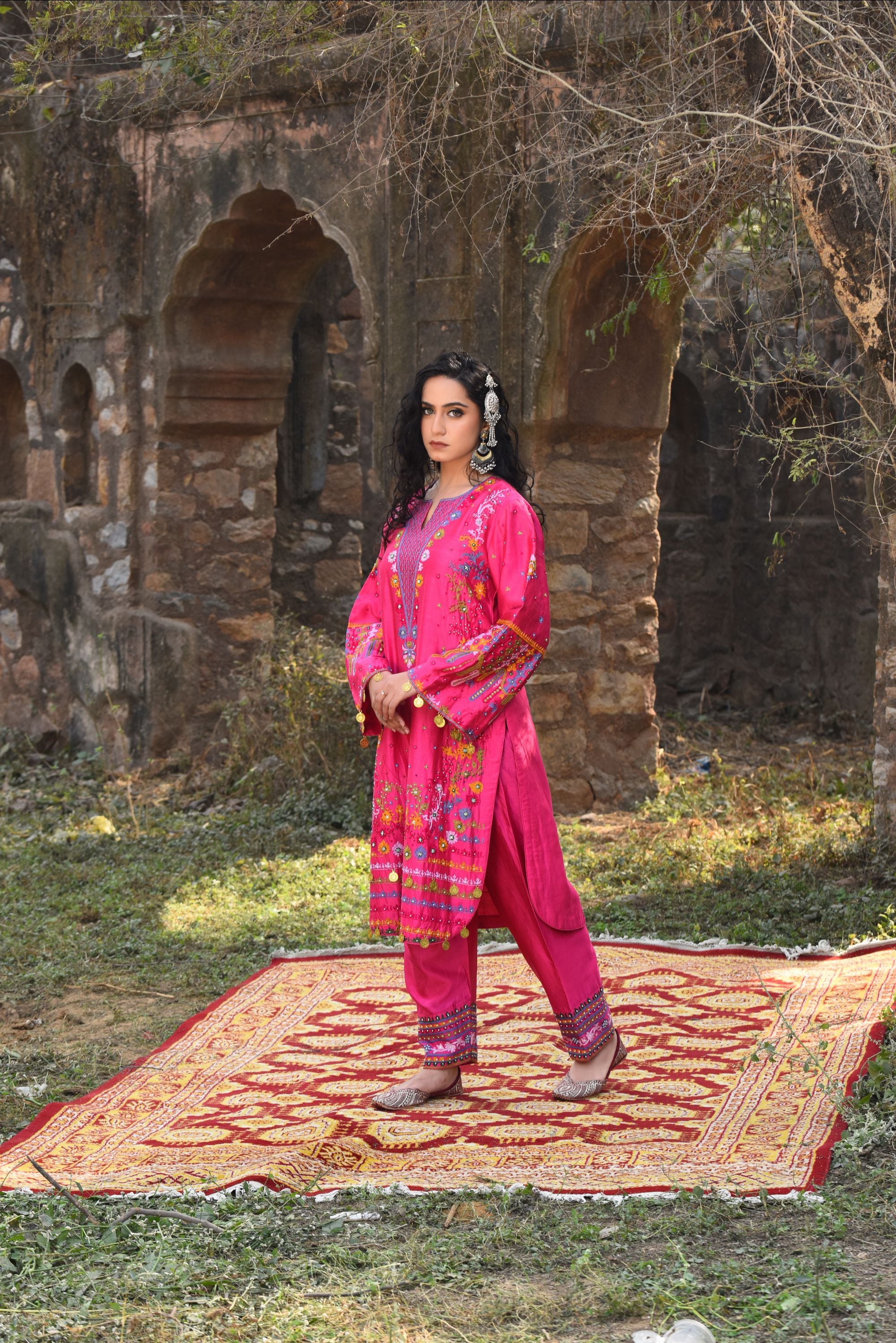 Pink Chanderi Kurta Set With Aari Work, Pants With Aari Work Striped Organza Dupatta