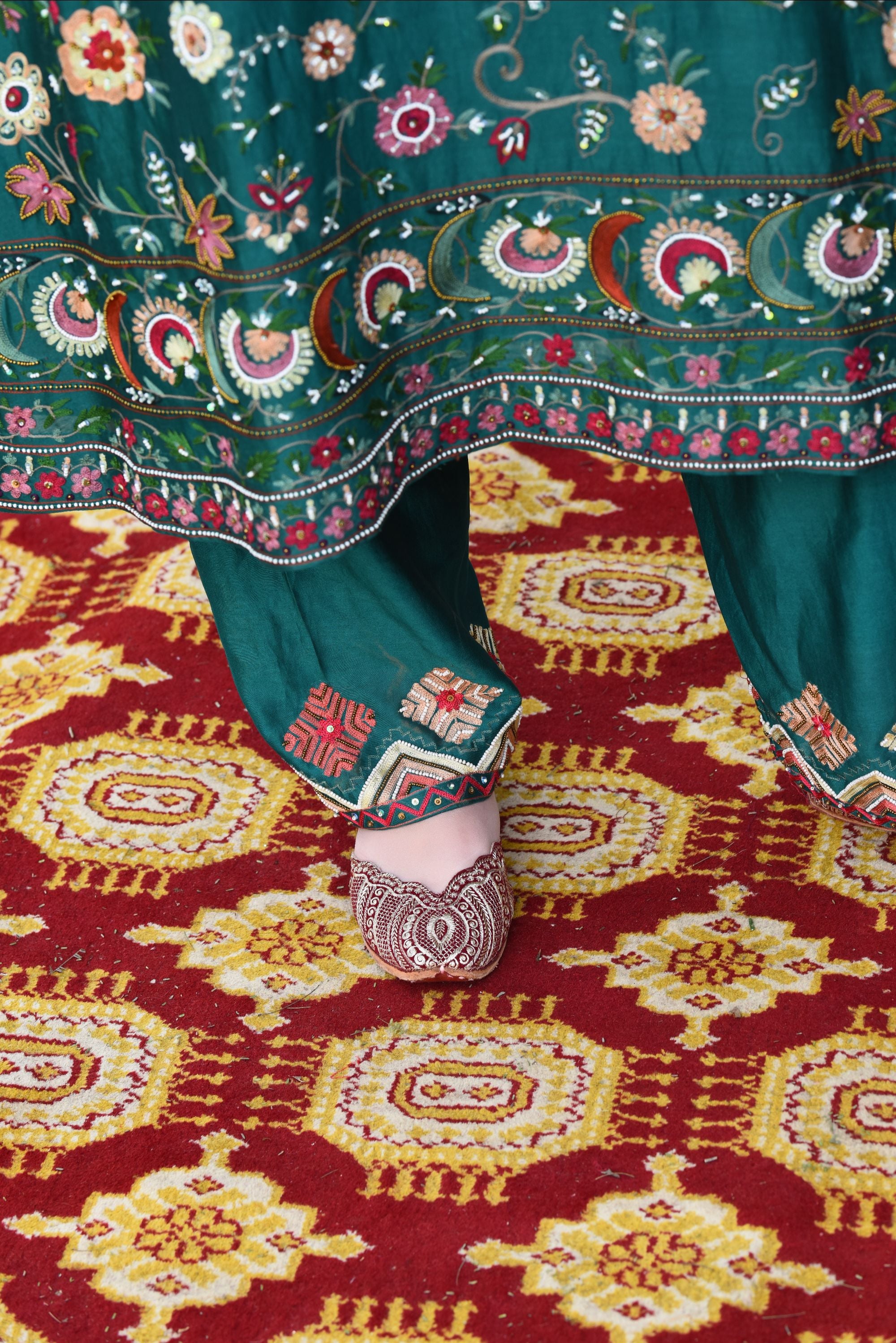 Emerald Chanderi Kurta Set With Aari Work And Mirror Work, Chanderi Pants With Jaal Organza Dupatta
