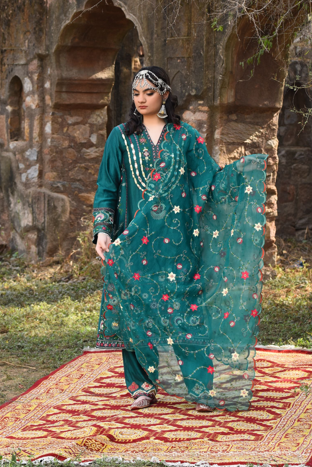 Emerald Chanderi Kurta Set With Aari Work And Mirror Work, Chanderi Pants With Jaal Organza Dupatta